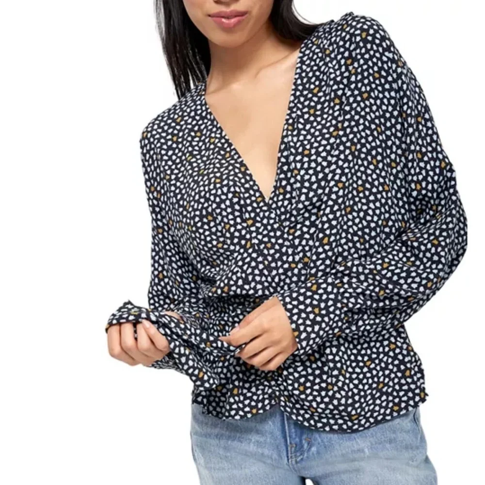 Joie Louise Faux Wrap Blouse in Navy. NWT, stunning design!! - Picture 5 of 14